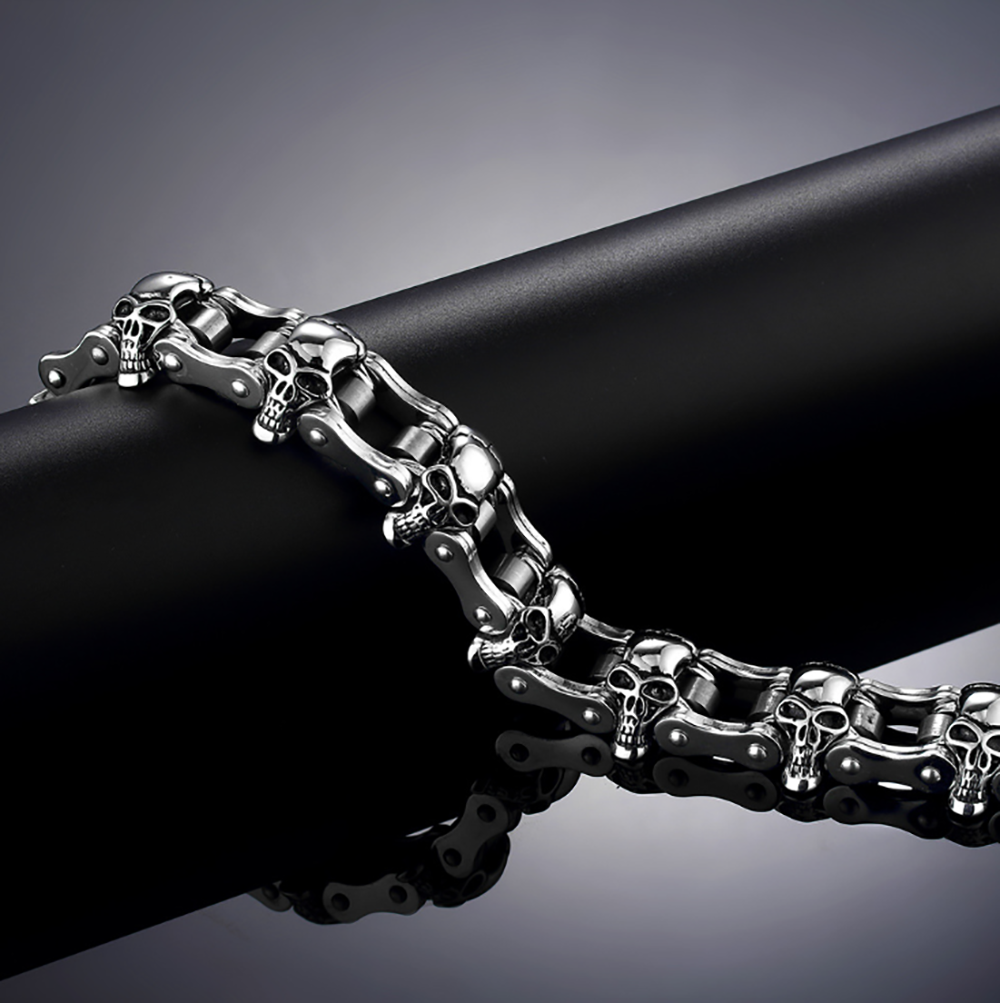 SkullBraceletforMenWomenStainlessSteelMetalBikerPunkGothicGingerLyneCollection_Silver-2