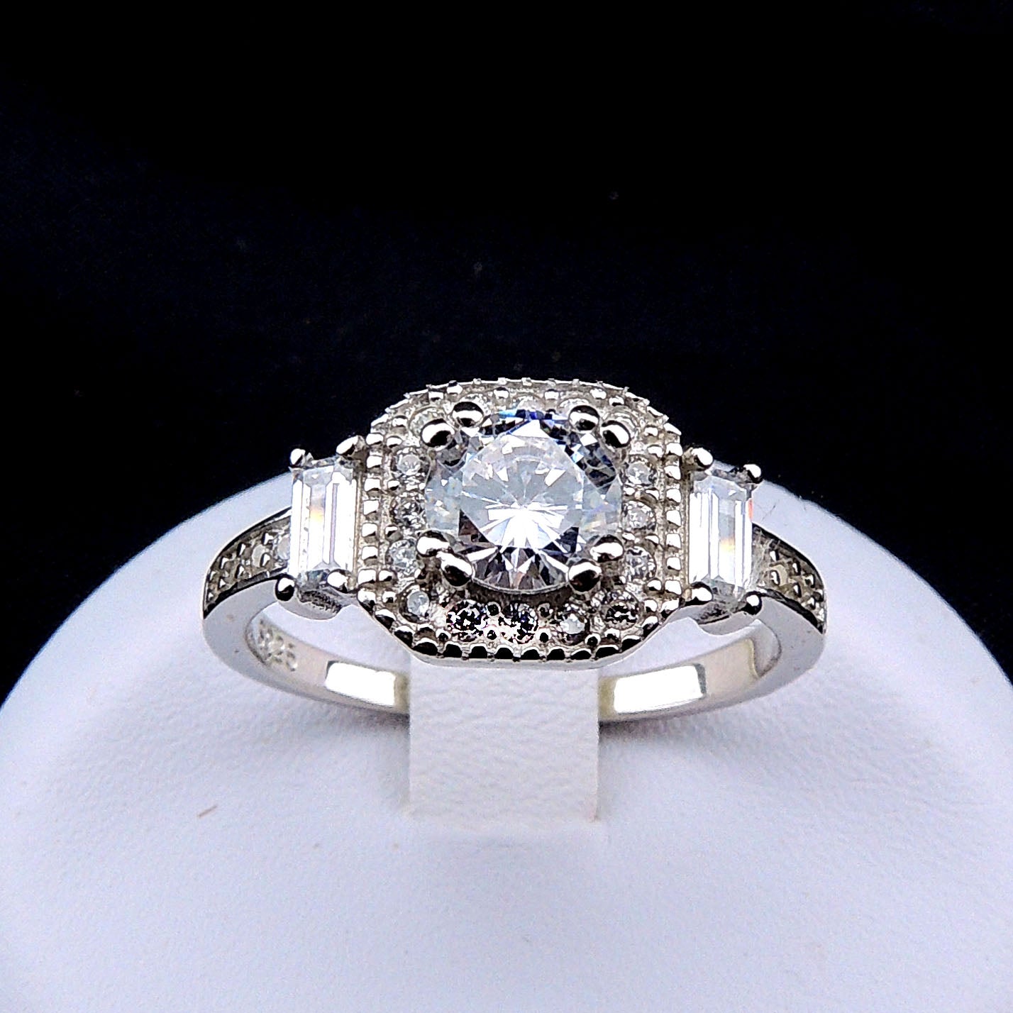 JulieannaWeddingRingSetforWomenSterlingSilverHaloEngagementCzBandGingerLyneCollection_Silver-6